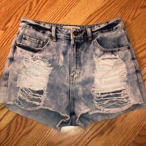 Bullhead Mom Shorts